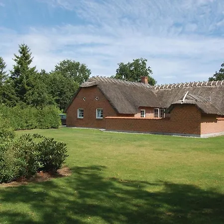 Front In Vaeggerlose With Sauna Vakantiehuis Bøtø By